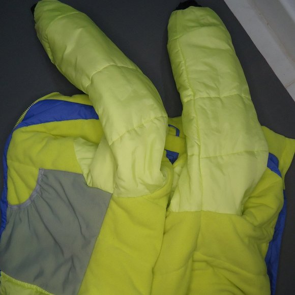 SIZE XL (18). L.L. Bean girl's blue hooded puffer jacket. - Picture 8 of 16